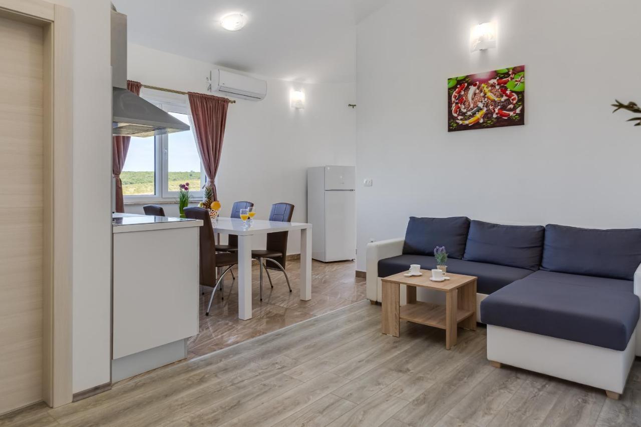 Apartment Miruna S Bazenom Donje Rastane Экстерьер фото