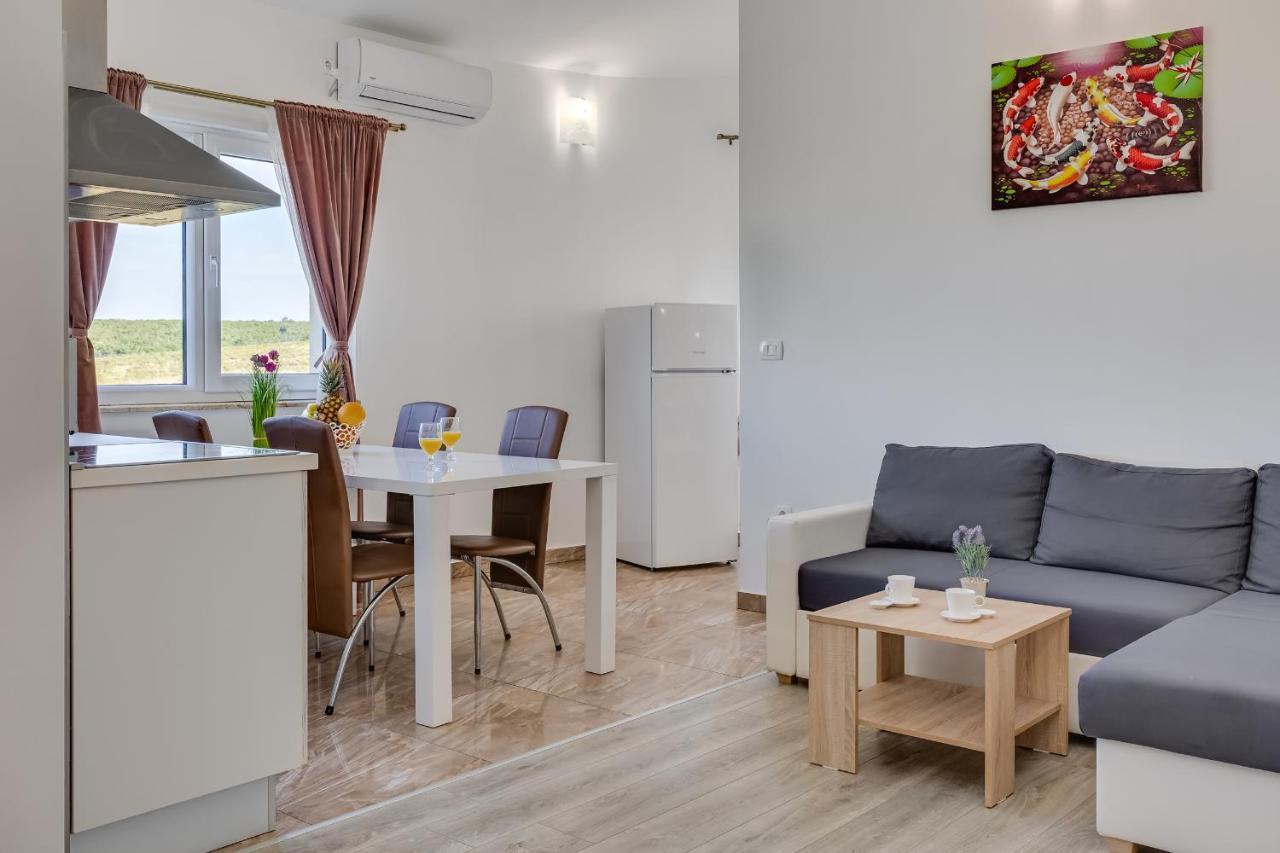 Apartment Miruna S Bazenom Donje Rastane Экстерьер фото