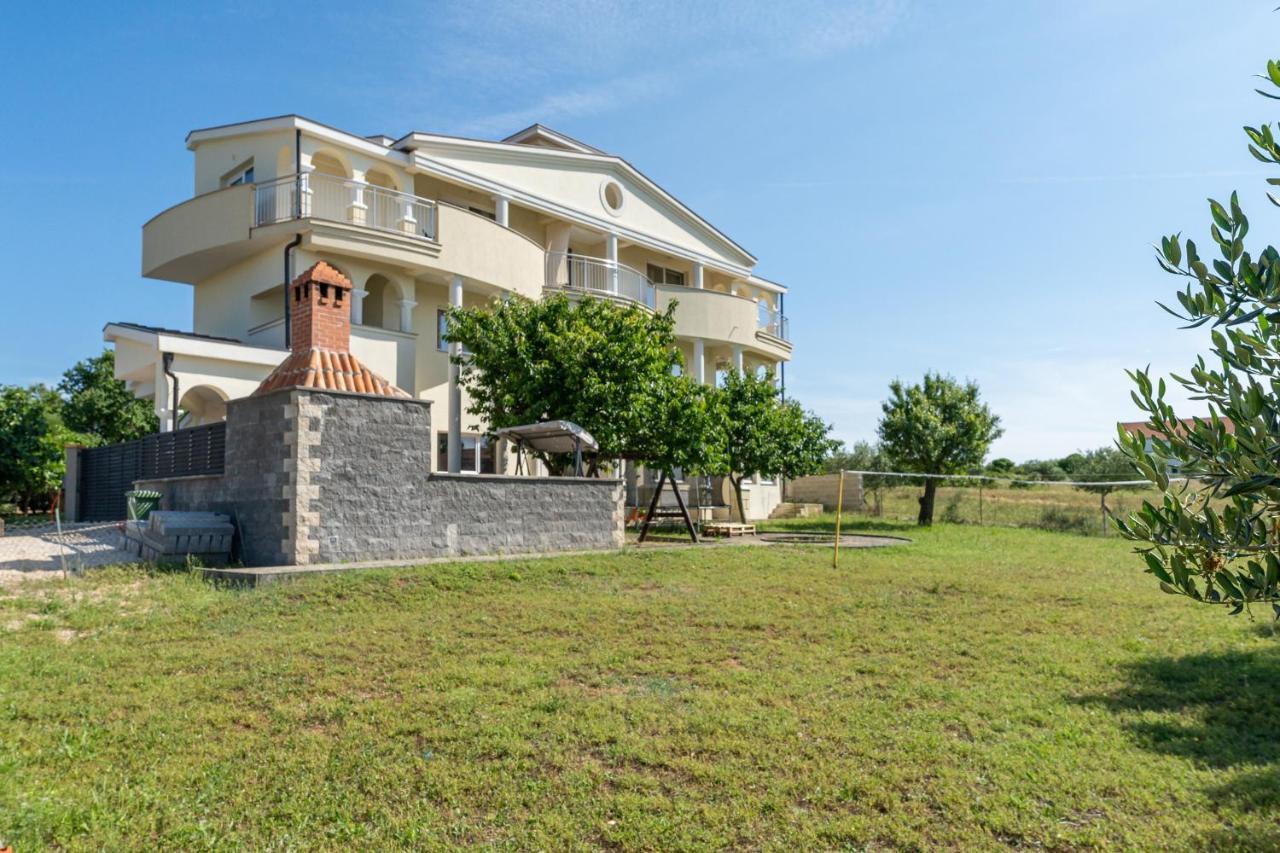 Apartment Miruna S Bazenom Donje Rastane Экстерьер фото